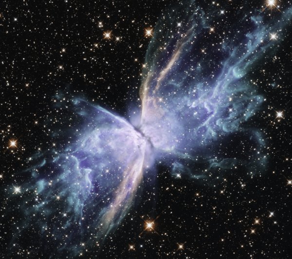 NGC 6302 туманность бабочка