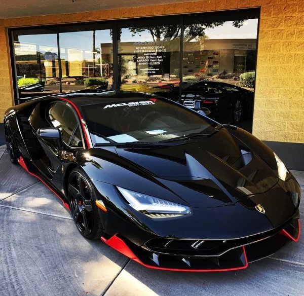 Спорткар Lamborghini Centenario