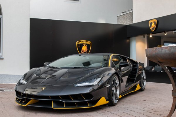 Lamborghini lp770
