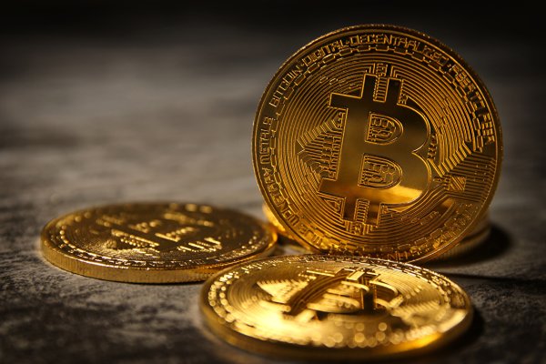 BTC золотые монеты