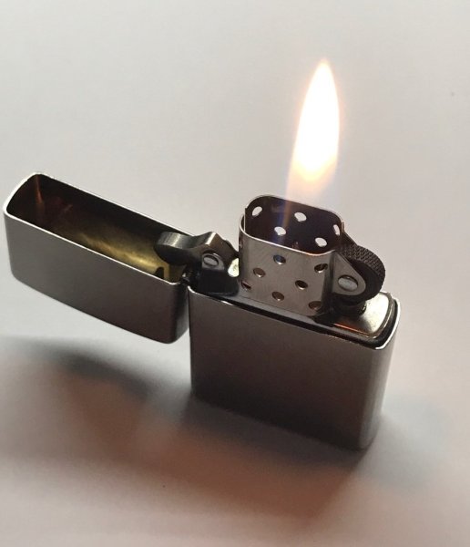 Zippo Classic 207