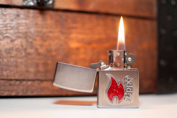 Зажигалка Zippo 28847 Zippo Red Flame