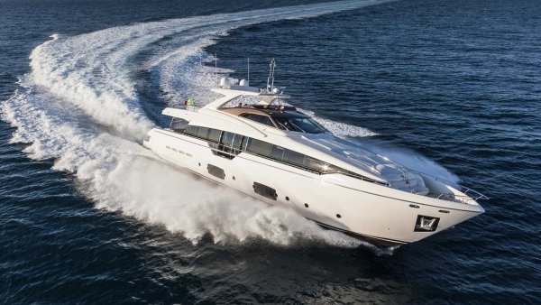 Ferretti Yachts 960