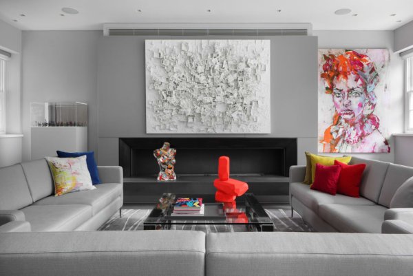 Гостиная с яркими акцентами