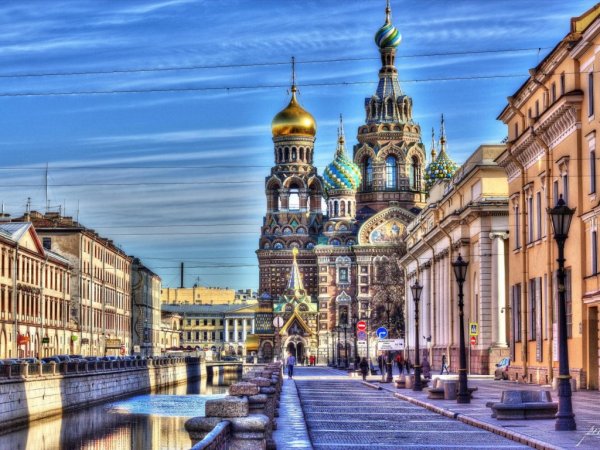 Дом Эсдерс и Схейфальс у красного моста