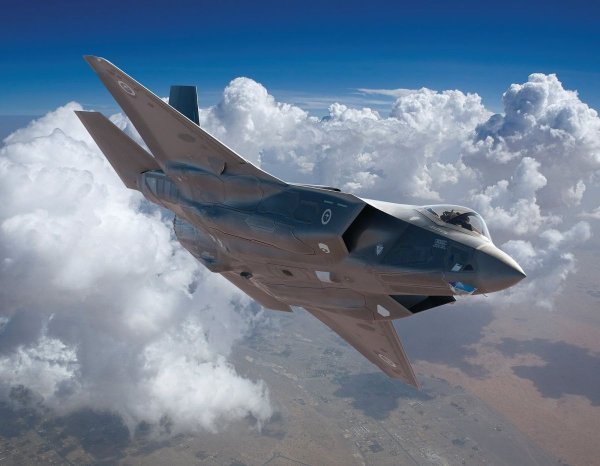 Истребитель f-35 Lightning II