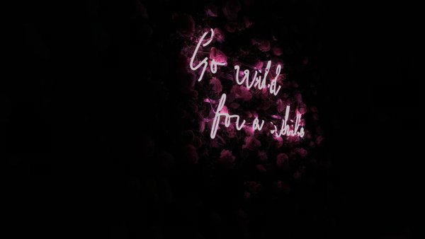 Надписи на черном фоне