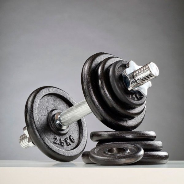 Гантели в зале