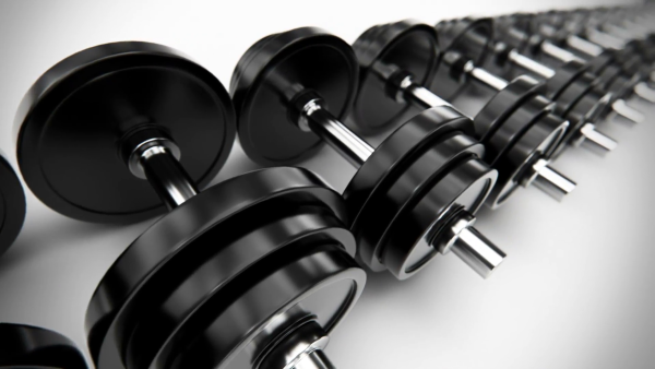 Гантели на полу