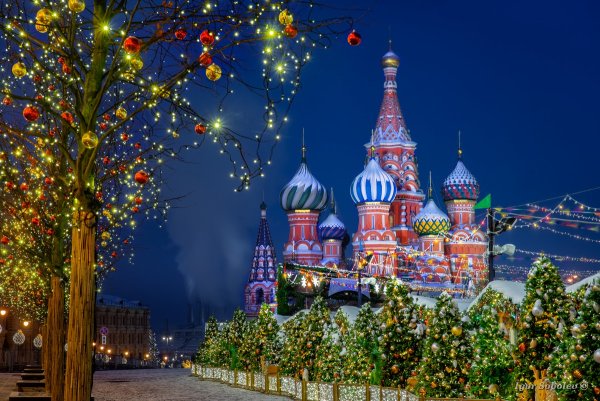 Храм Василия Блаженного зимой