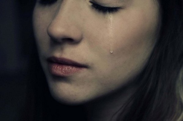 Картинки плачущая девушка (48 фото)