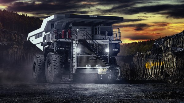 Liebherr карьерный самосвал