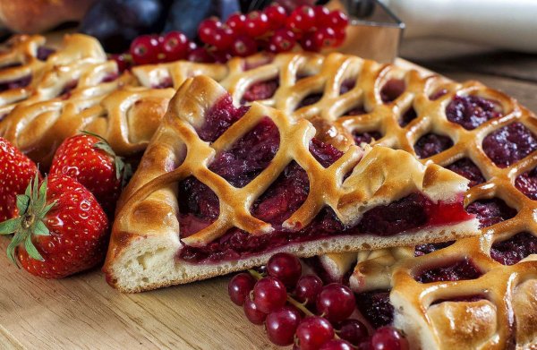 Шарлотка с яблоками