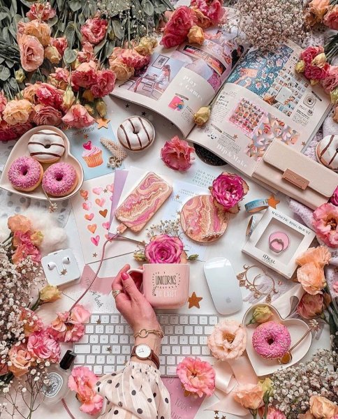 Вещи в розовом стиле