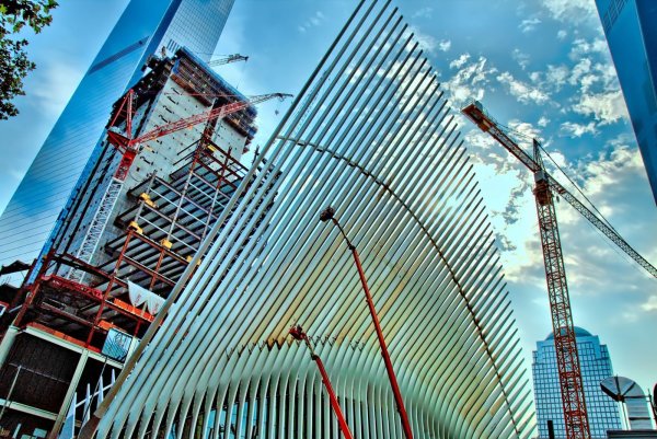 Современная стройка