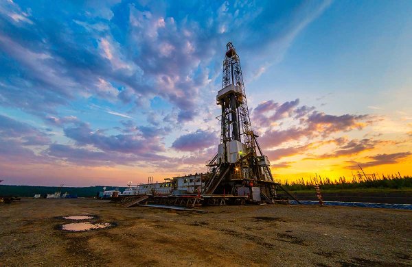 Буровая вышка Славнефть