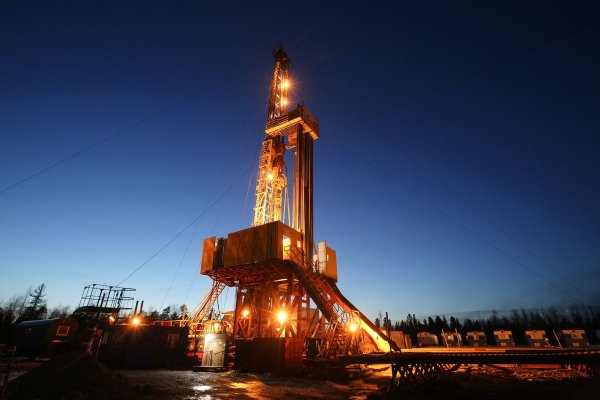 Нефть буровая вышка