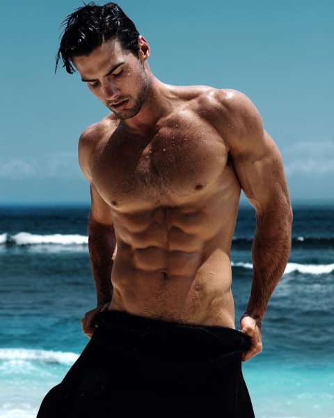 Мужское тело