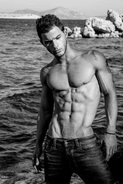 Никита Данюк торс