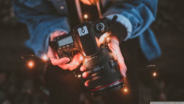Фотик в руках