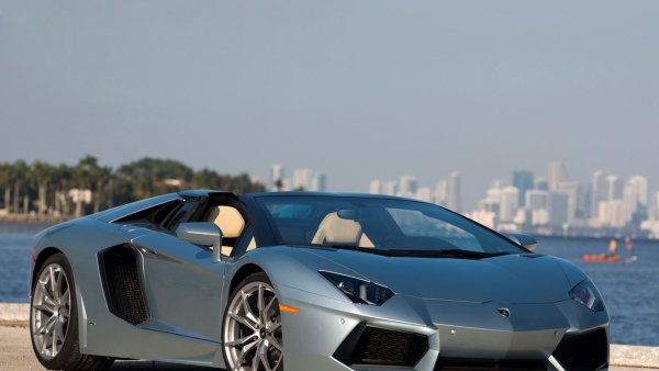 Lamborghini Aventador lp700-4