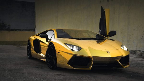 Lamborghini Aventador lp700-4 Золотая