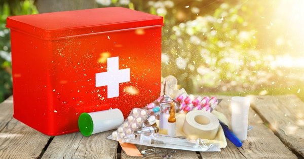 Аптечка коробка медицинская