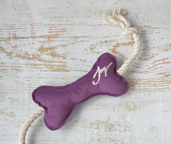 Красивая косточка для собаки