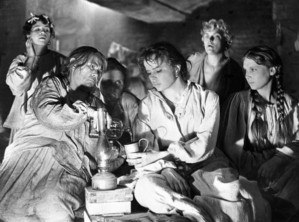 Воскресение фильм 1960