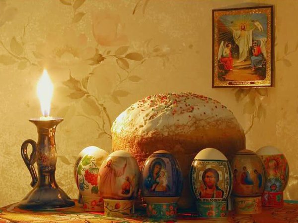 С Пасхой Христос воскрес