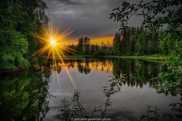 Река солнце вечер