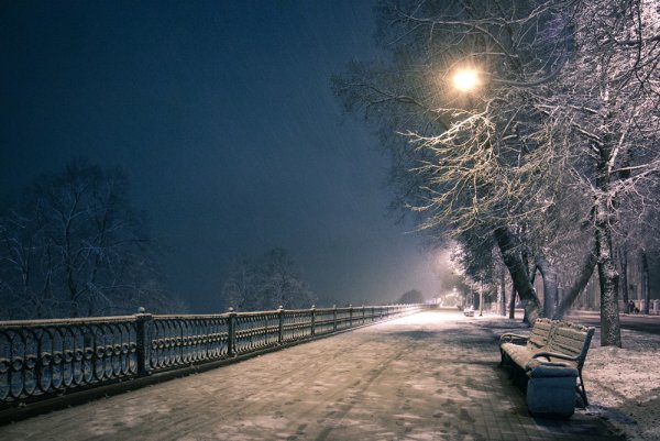Город зимой ночью