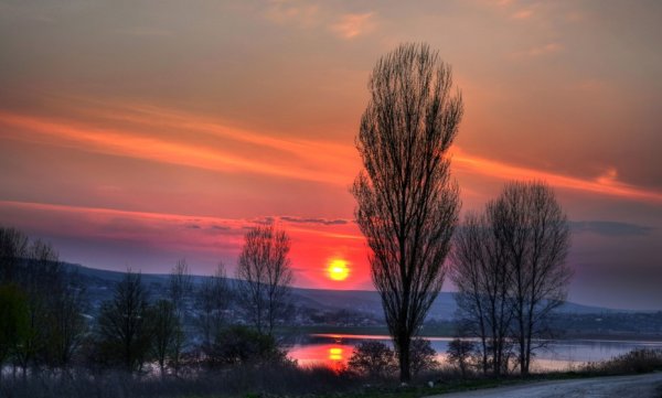 Теплого апрельского вечера