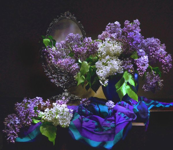 Свечи и цветы