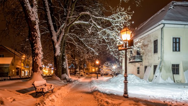 Зимний вечер в городе