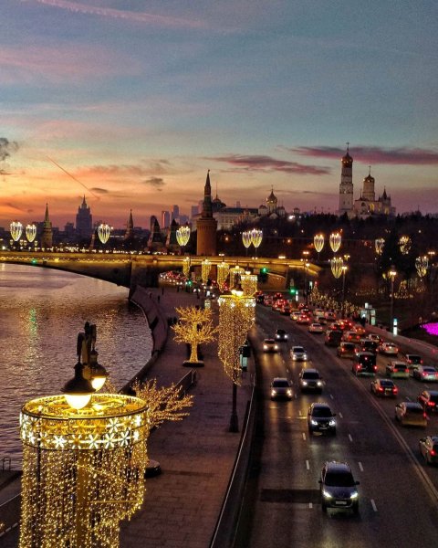Москва вечером