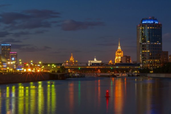 Смоленская набережная Москва ночью
