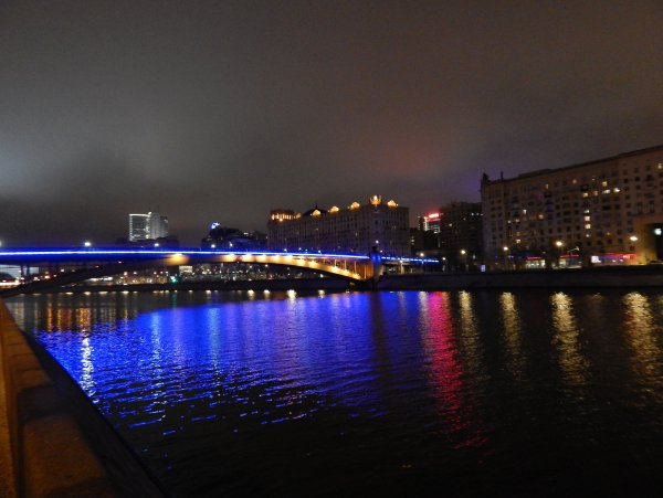 Москва ночь высотка река