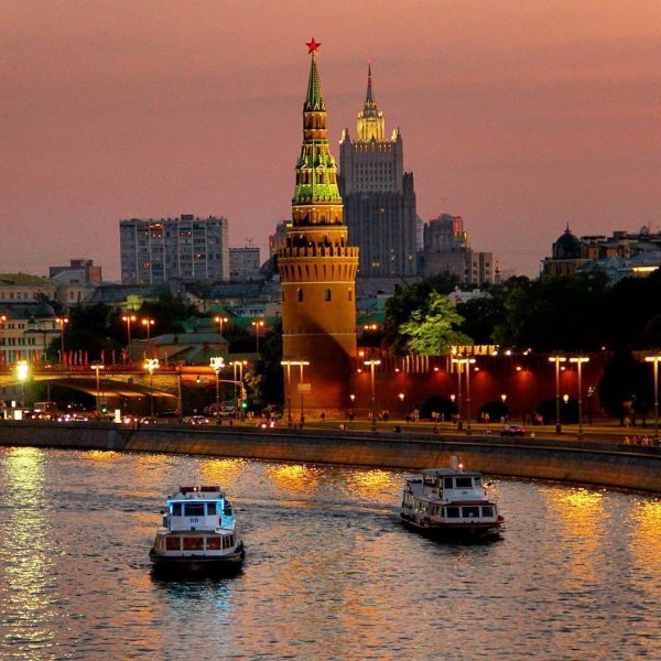 Огни вечерней Москвы