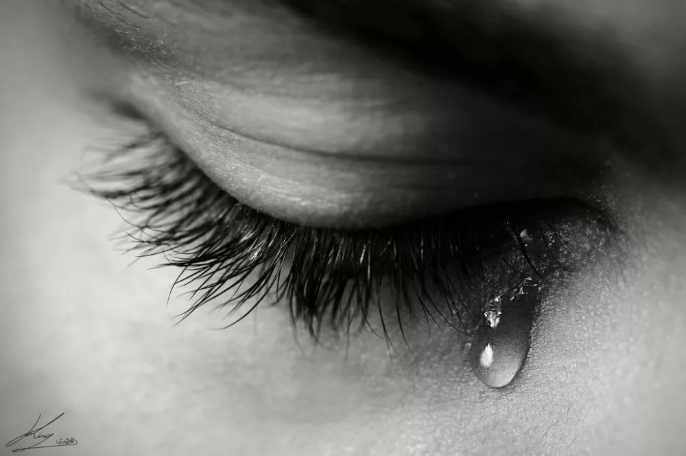 Картинки плачущей девушки на аву (100 фото)