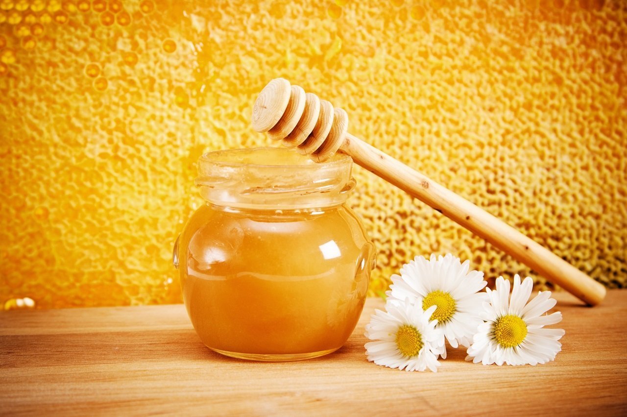 Краса мед. Мёд разнотравье. Мед цветочный разнотравье. Красивый мед. Мед картинки.
