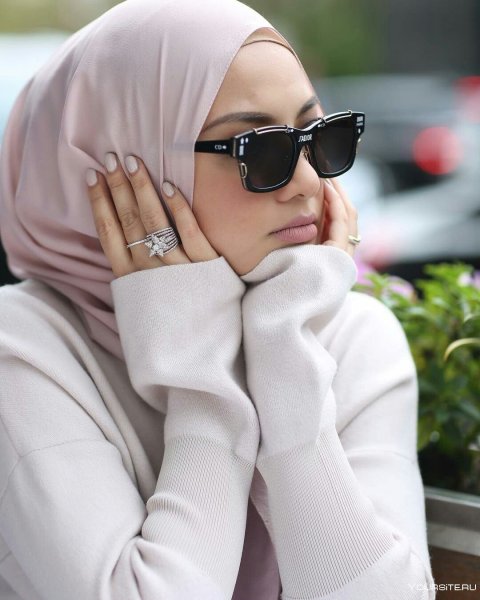 Девушка в хиджабе