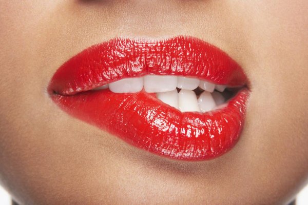 Помада l'Oreal rouge Signature 110