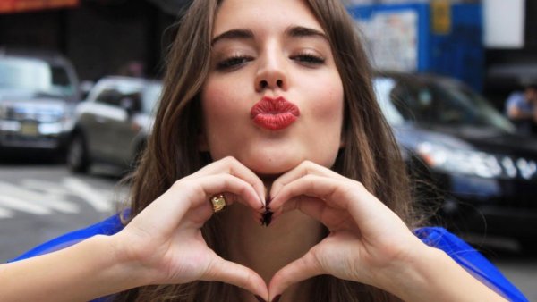 Открытка воздушный поцелуй