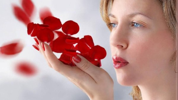 Девочка воздушный поцелуй