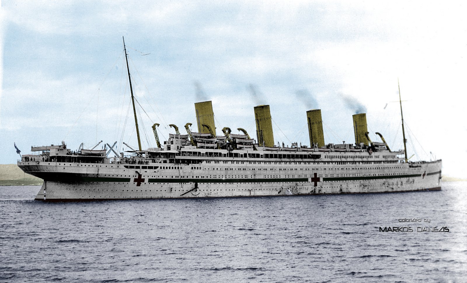Картинки британика. Британик корабль Британик. Британик корабль 1916. Британик корабль крушение. 1916 В Эгейском море затонул «Британик» — корабль-близнец «Титаника».