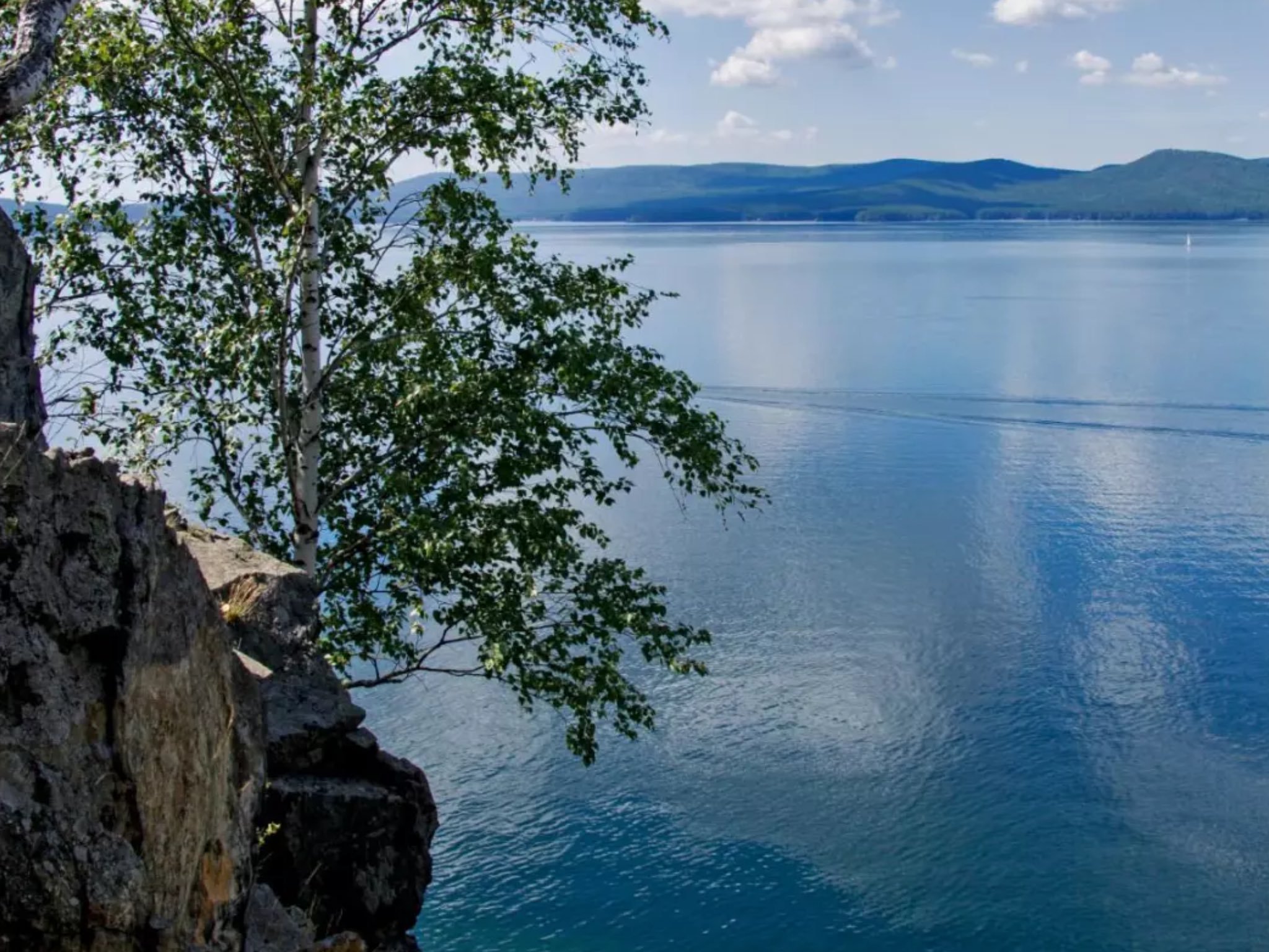 Какие крупные озера есть в уральских горах. Озеро Тургояк Челябинская. Уральский Байкал озеро Тургояк. Миас озеро Тургояк. Южный Урал озеро Тургояк.
