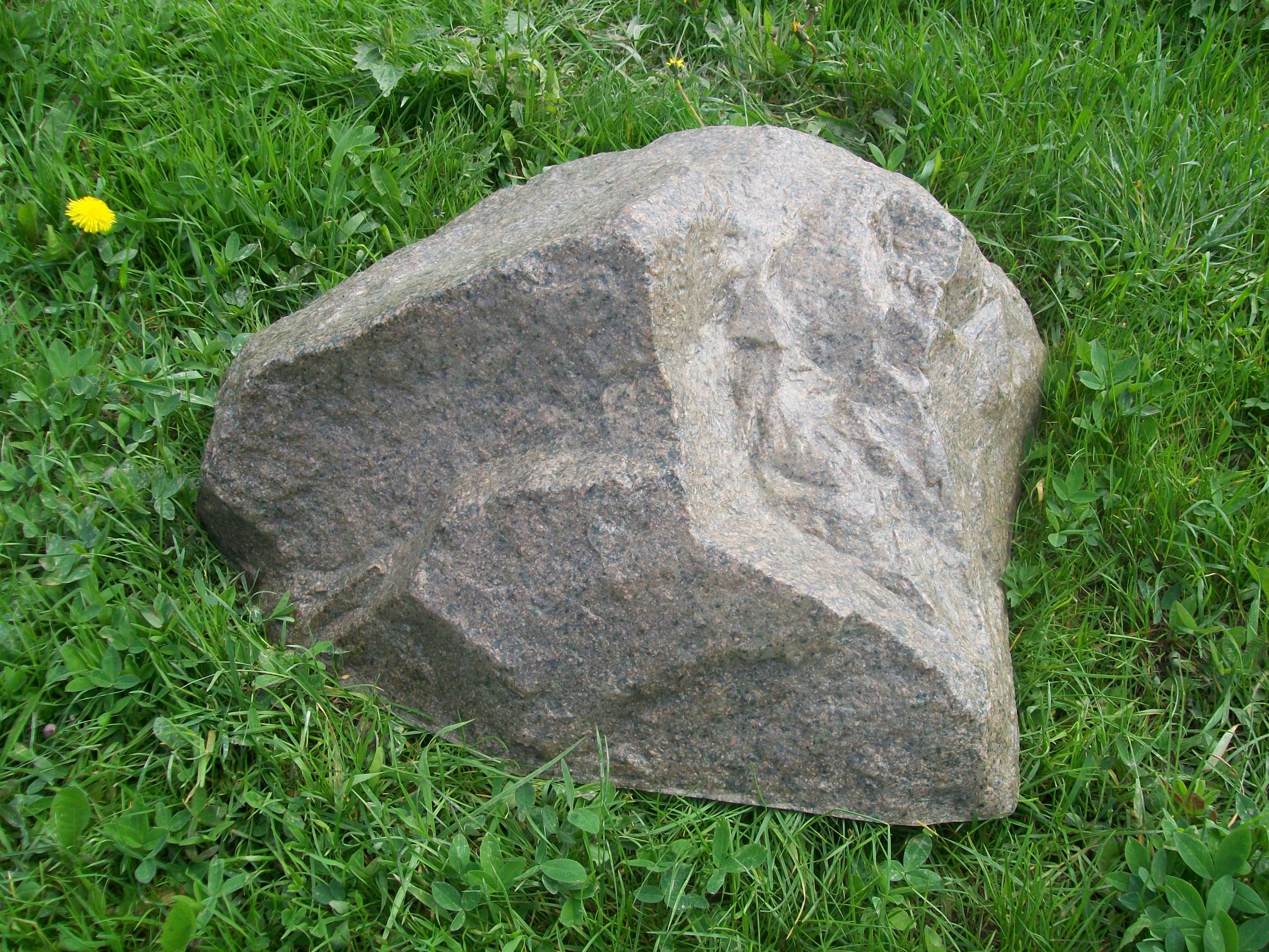 First stone. Камень. Камень обычный. Камень валун. Камень булыжник.
