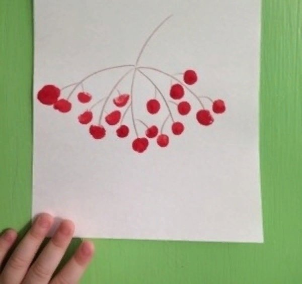 Гроздья рябины рисование пальчиками