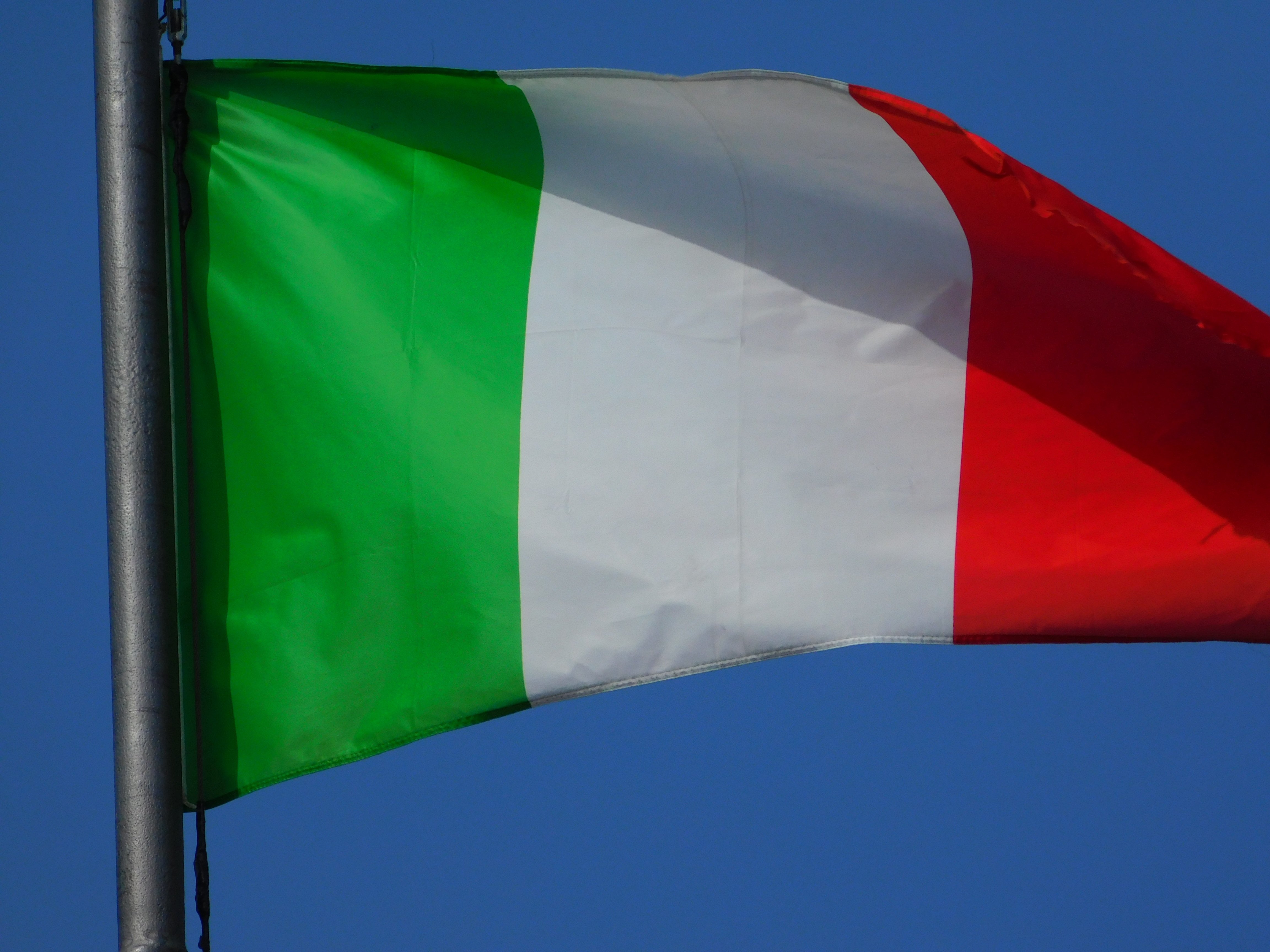 Итальянский флаг. Национальный флаг Италии. Италия Байрак. Флаг Italii. Флаг Южной Италии.